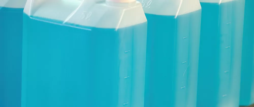 Chemical,Factory,Producing,Bulk,Hand,Sanitizer,In,5,Liters,Plastic